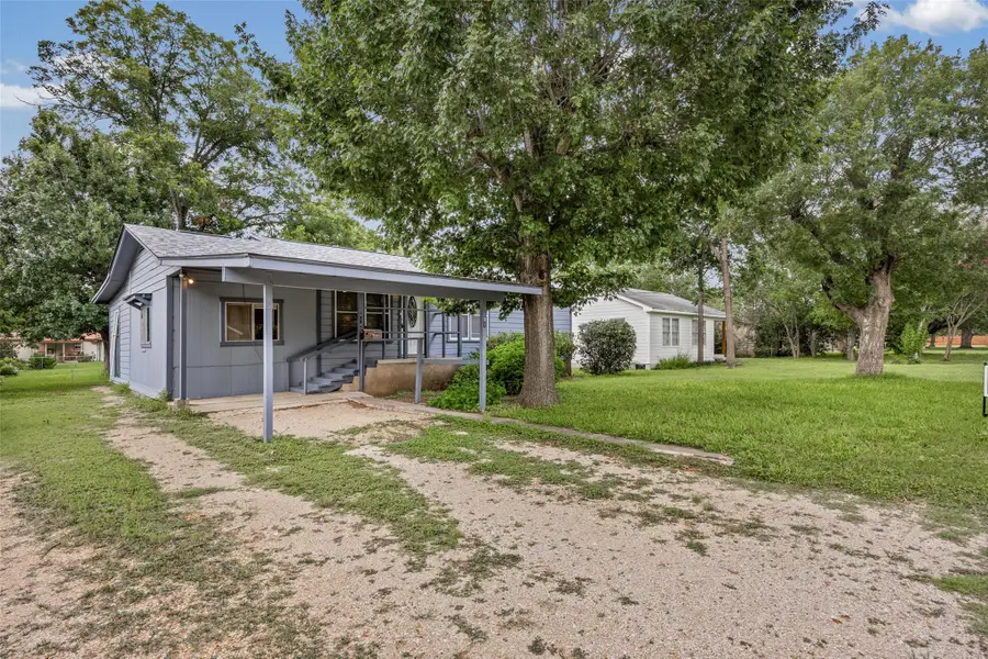 914 Plum St, Lockhart, TX 78644 - #2