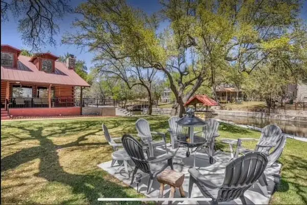 205 Pierce Dr, Kingsland, TX 78639