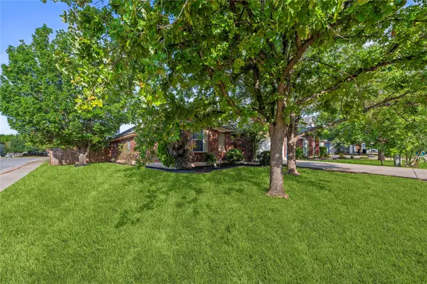 701 Sparkling Brook Ln, Leander, TX 78641