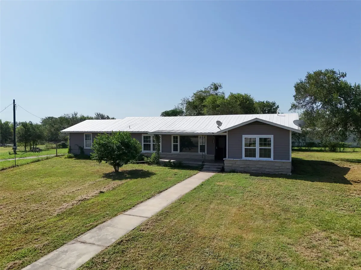 2813 Highway 21 W, Dale, TX 78616 - #1