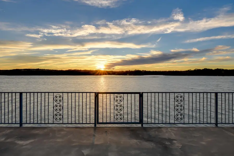 1004 Circle Dr, Kingsland, TX 78639 - Image #2