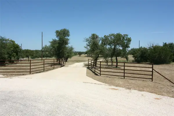191 Pivot Cir, Briggs, TX 78608