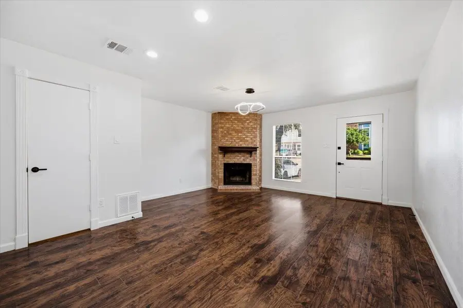 41 Abbey Rd, Euless, TX 76039 - #3