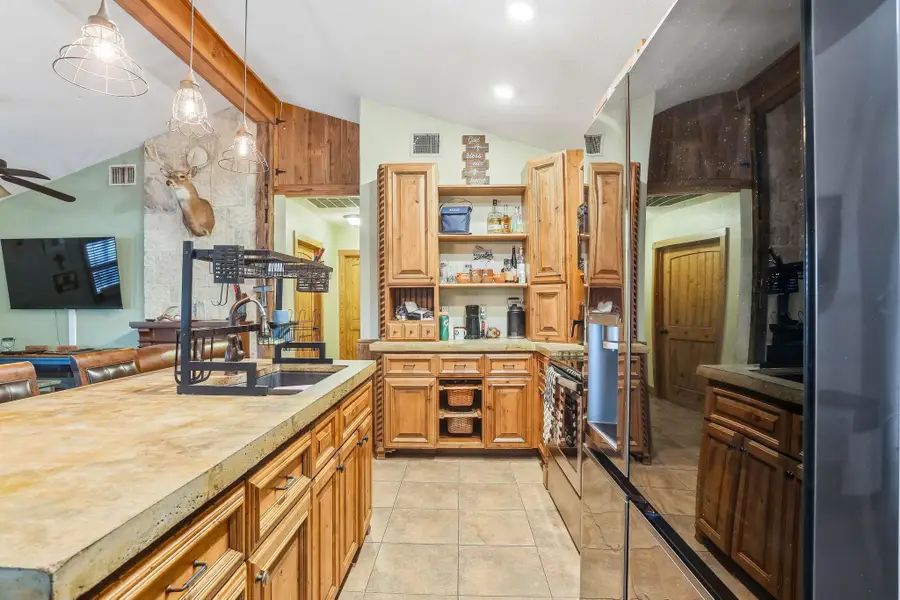 340 Rio Oak, Pipe Creek, TX 78063 - Image #3