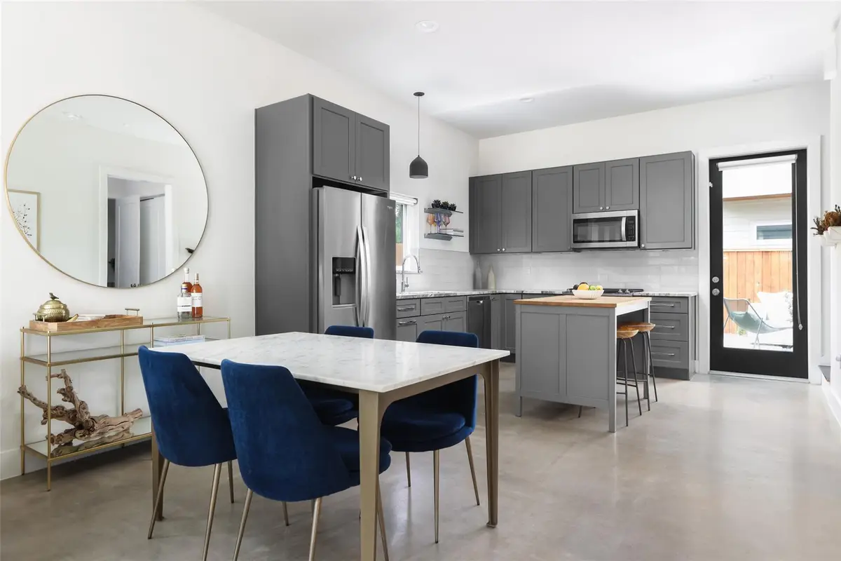 1120 Omega Ave #1, Austin, TX 78721 - Image #1