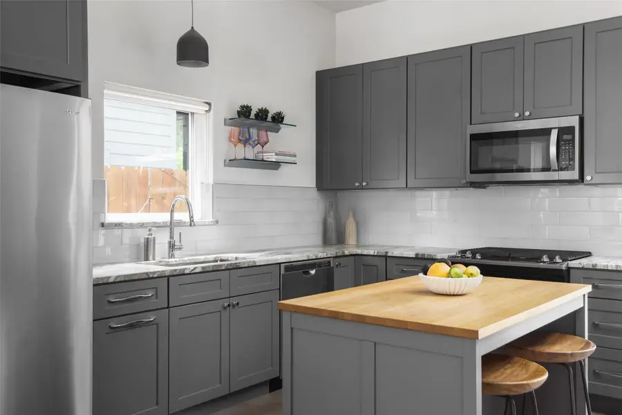 1120 Omega Ave #1, Austin, TX 78721 - Image #3