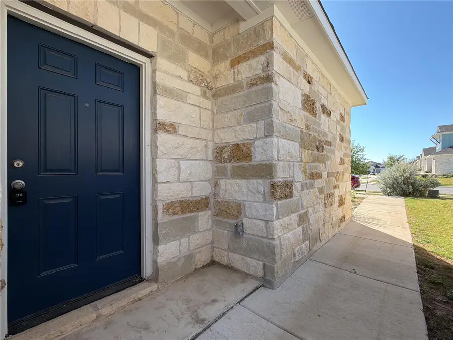 129 Tall Grass Dr, Georgetown, TX 78628 - Image #2