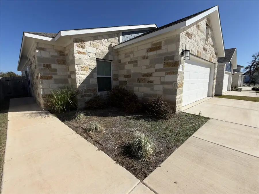 129 Tall Grass Dr, Georgetown, TX 78628 - Image #3