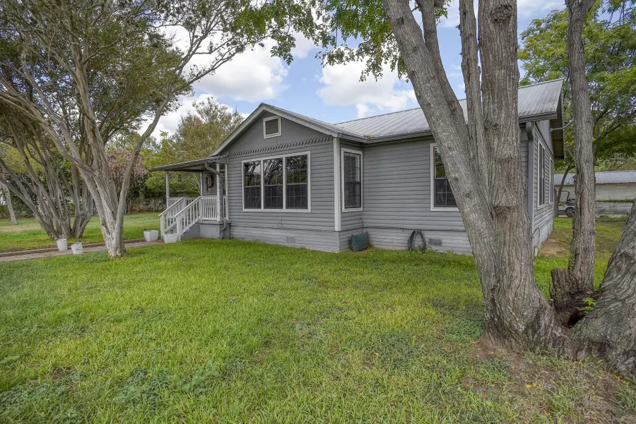 1401 Hill St, Bastrop, TX 78602 - #3