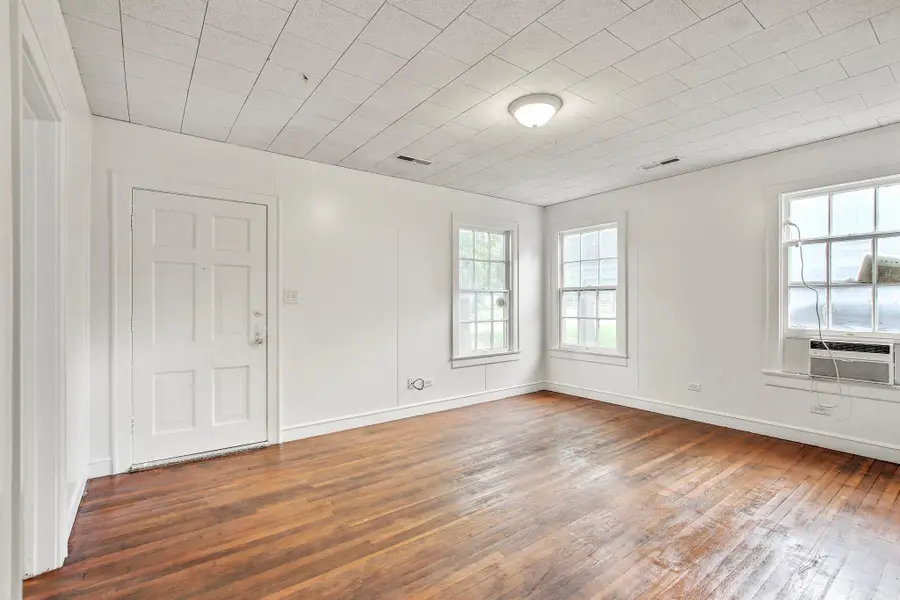 1403 Burns Blvd, Taylor, TX 76574 - #2