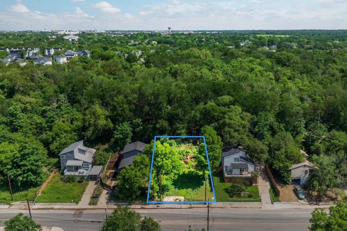 3600 Oak Springs Dr, Austin, TX 78721 - #1