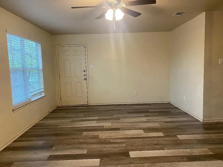 415 E 4th Ave, Belton, TX 76513 - Image #2