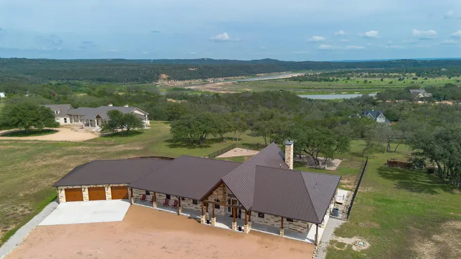 195 Chimney Cove Dr, Marble Falls, TX 78654 - #3