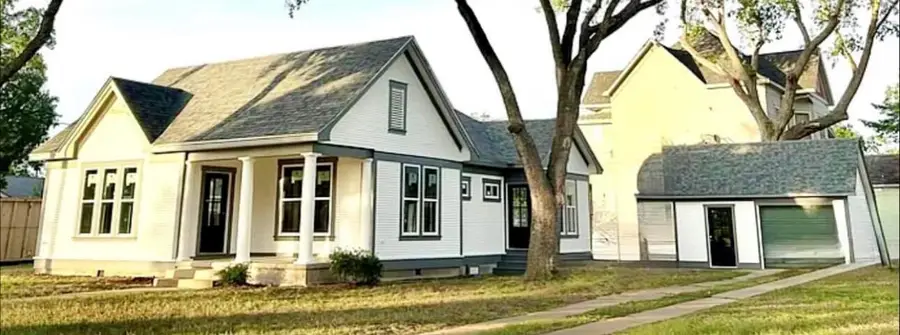 502 Upton Ave, Schulenburg, TX 78956 - #2