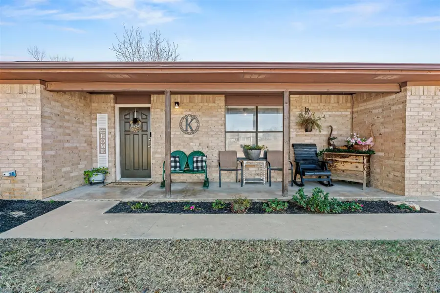 1611 Brazos Ave, Rockdale, TX 76567 - Image #2