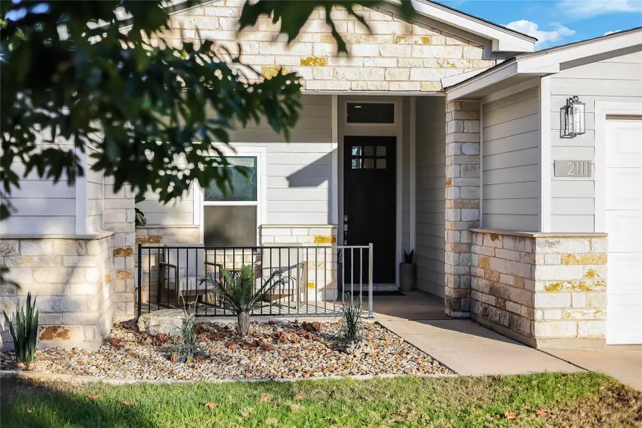 2111 American Dr, Lago Vista, TX 78645 - #3