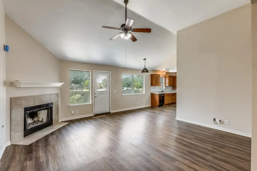 124 Meadowside Dr, Hutto, TX 78634 - Image #3