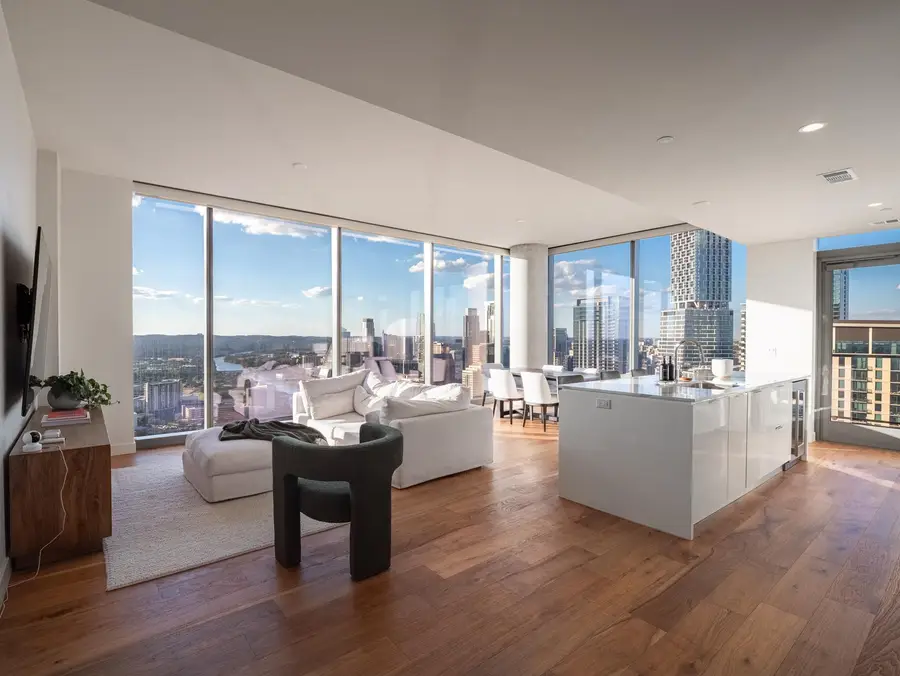 44 East Ave #4303, Austin, TX 78701 - Image #3