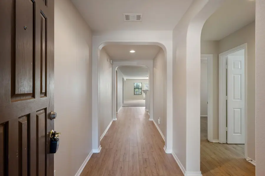 913 Mahomet Dr, Pflugerville, TX 78660 - Image #2