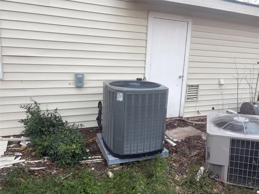 8702 Bridgeport Dr, Austin, TX 78758 - #2