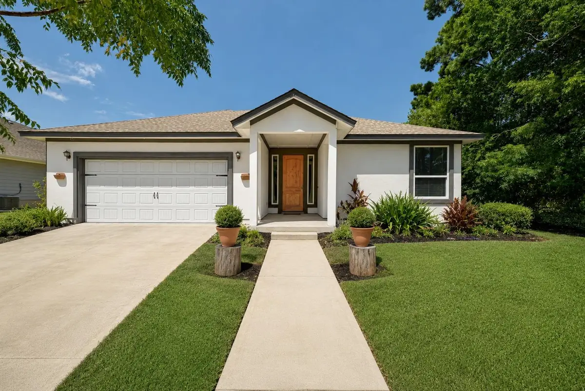 210 Tahitian Drive Dr, Bastrop, TX 78602 - #1