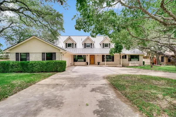 56 Woodcreek Dr, Wimberley, TX 78676