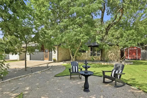 303 Pin Oak Dr, Georgetown, TX 78628