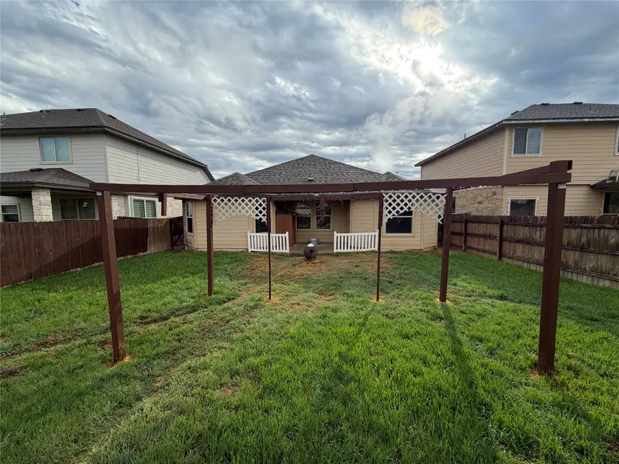 5202 Dauphin Dr, Belton, TX 76513 - #2