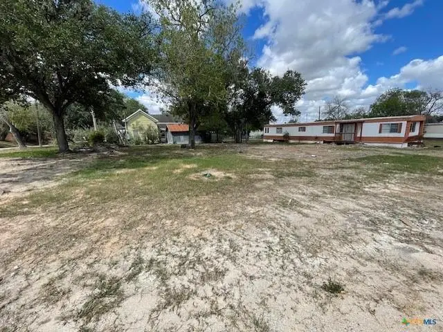 722 School St, Kenedy, TX 78119 - #2