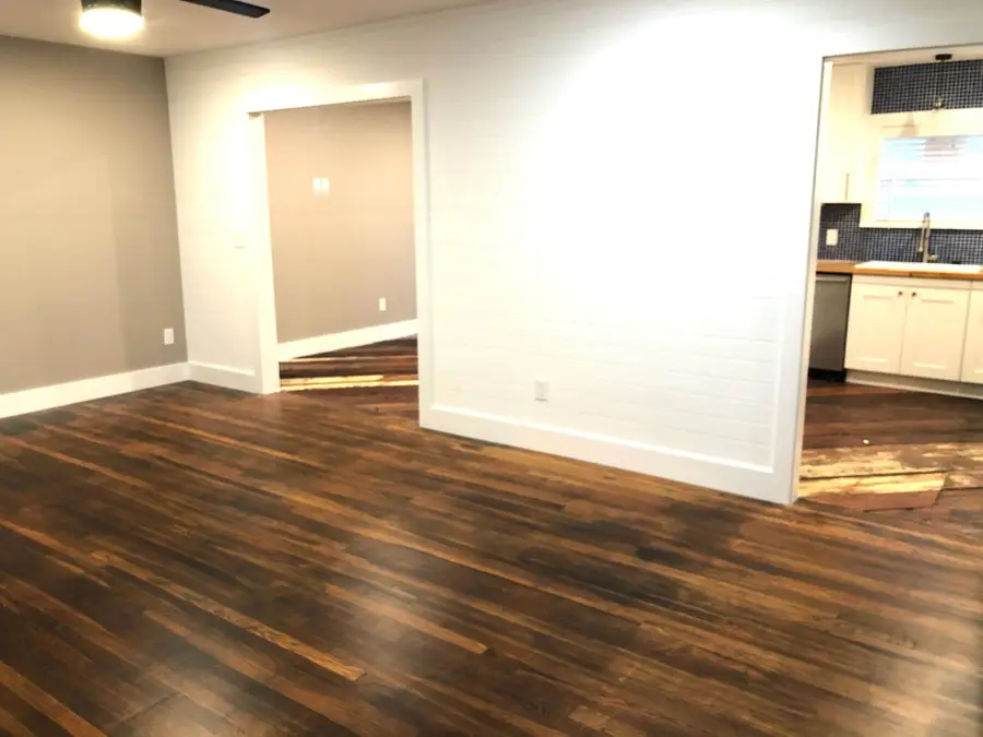 1221 S Austin Ave, Georgetown, TX 78626 - Image #3