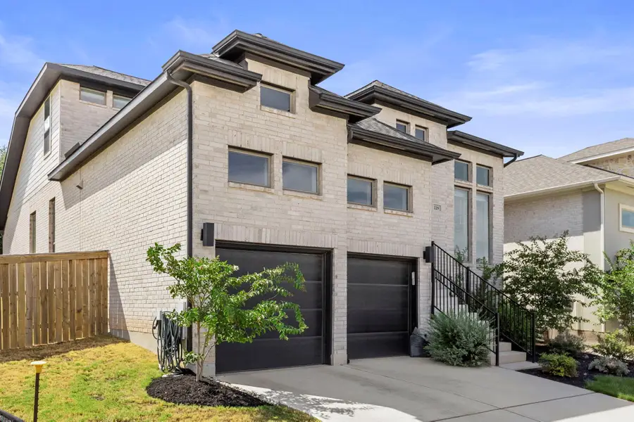 229 Bluff Creek Ln, Georgetown, TX 78628 - #2