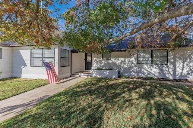 139 E Cottonwood Dr, Marble Falls, TX 78654 - Image #3