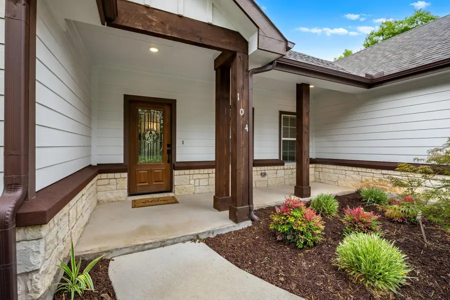 104 Bill St, Elgin, TX 78621 - #2