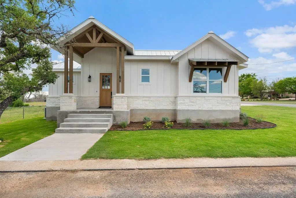 501 Ranchview Dr, Johnson City, TX 78636 - #1