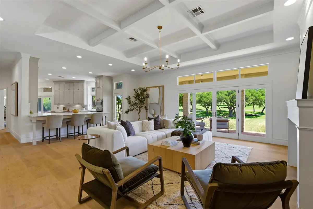 48 Tiburon Dr, The Hills, TX 78738 - #1