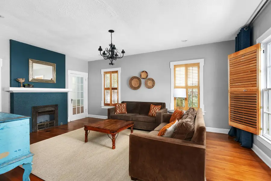 311 E 35th St, Austin, TX 78705 - #3