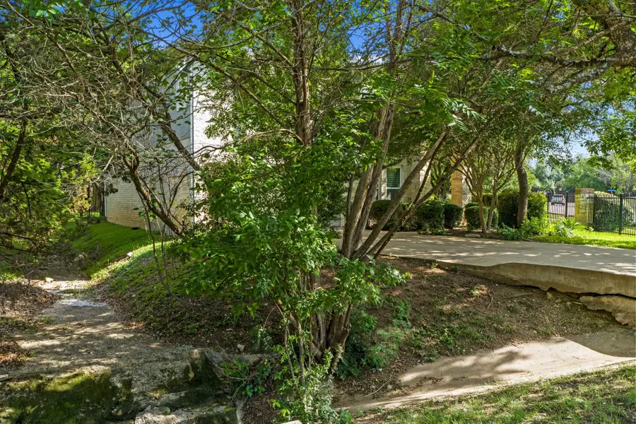 2 Muirfield Greens Ln, Lakeway, TX 78738 - #2