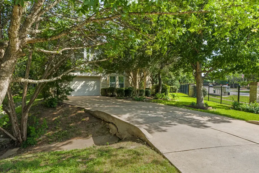 2 Muirfield Greens Ln, Lakeway, TX 78738 - #3