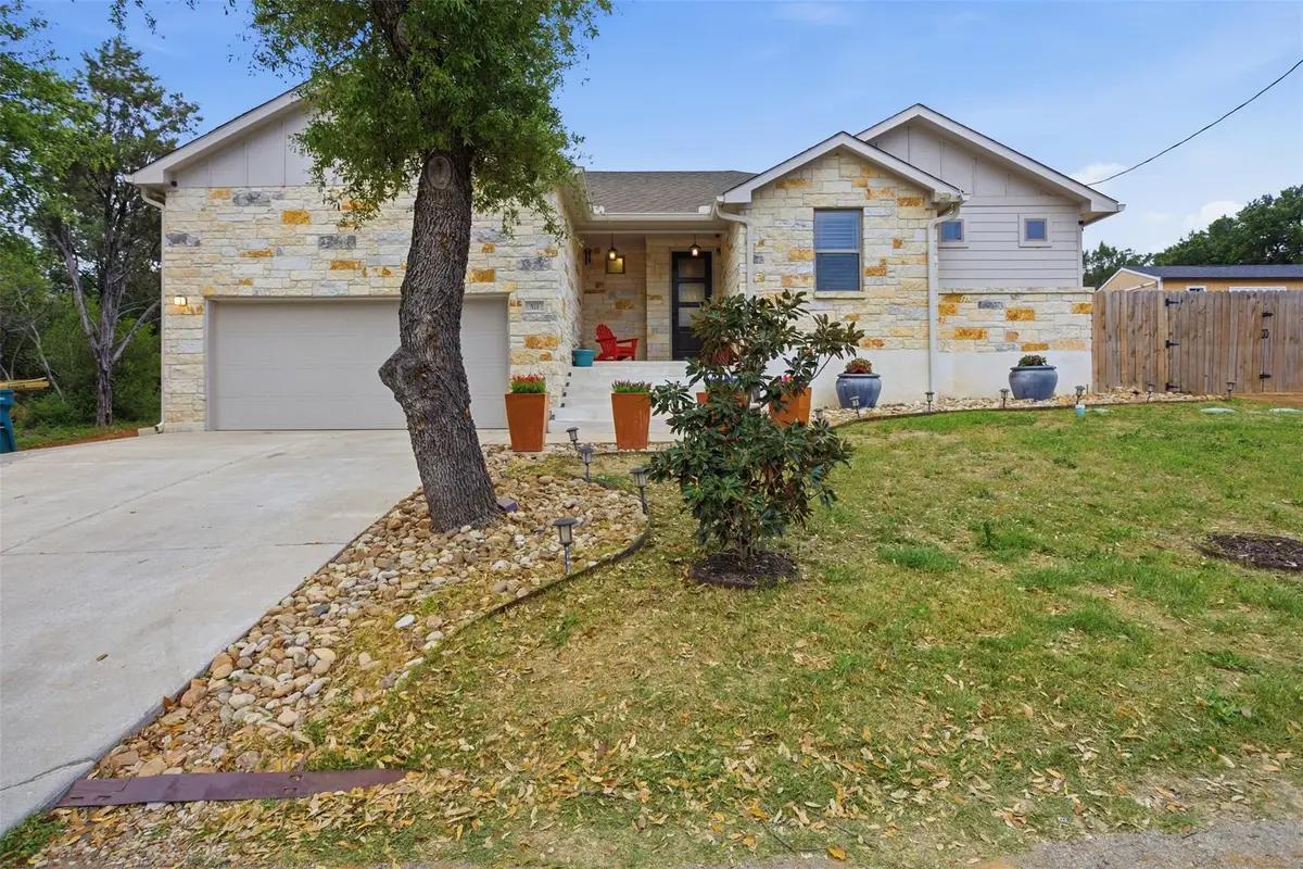 511 Taylor Dr, Horseshoe Bay, TX 78657 - #1