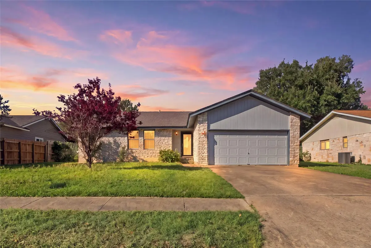 906 Spring Tree St, Round Rock, TX 78681 - #1