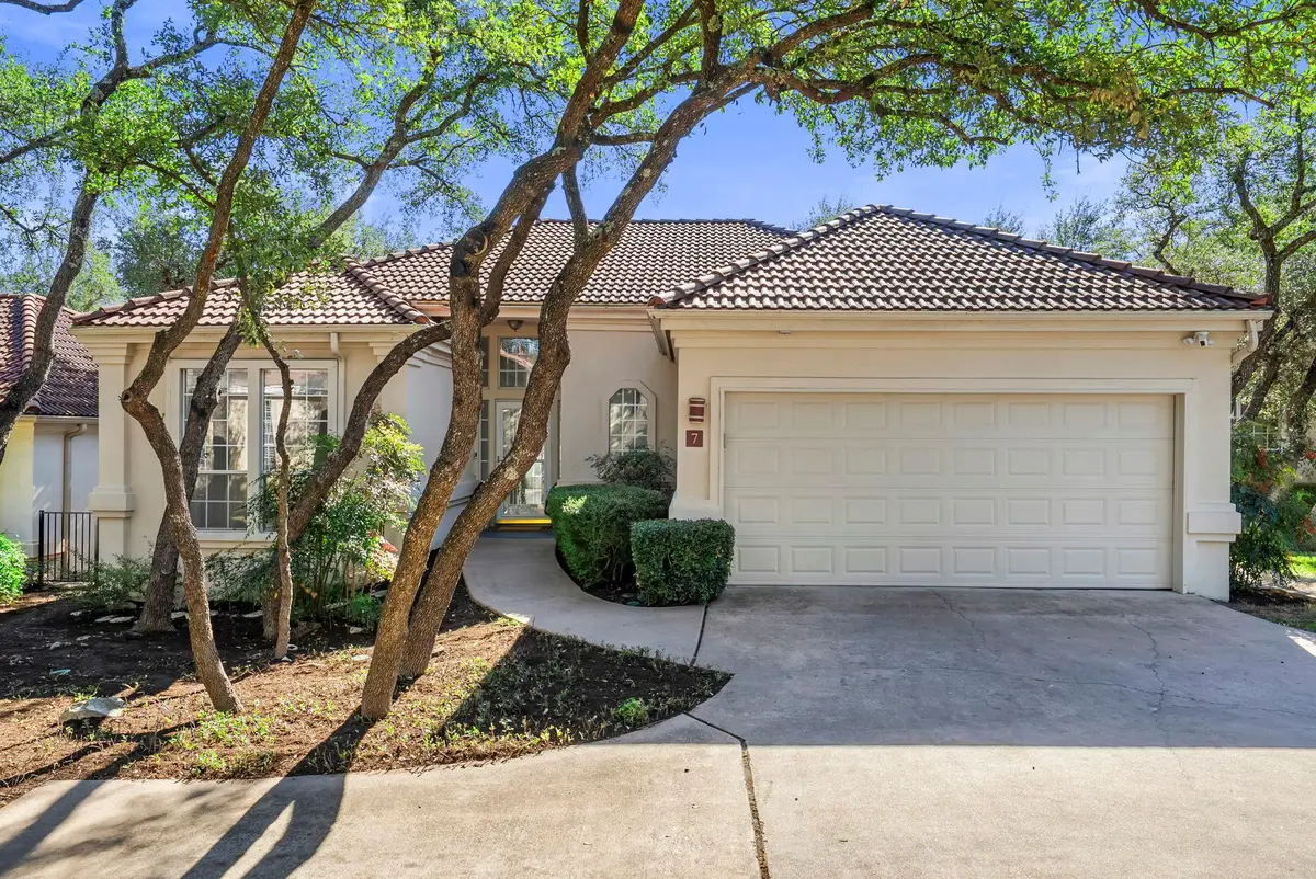 7 Tourney Cv, The Hills, TX 78738 - Image #1