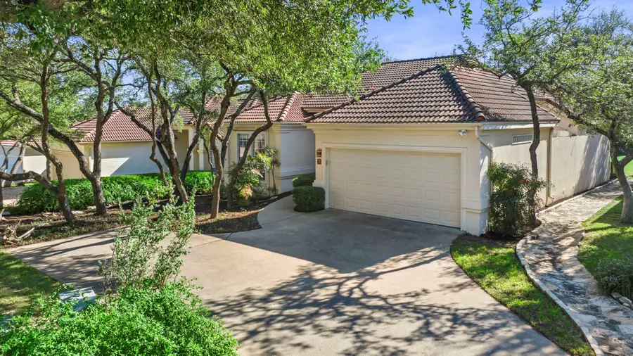 7 Tourney Cv, The Hills, TX 78738 - Image #2