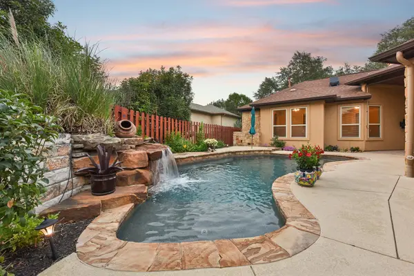 101 Indian Bend Dr, Austin, TX 78734