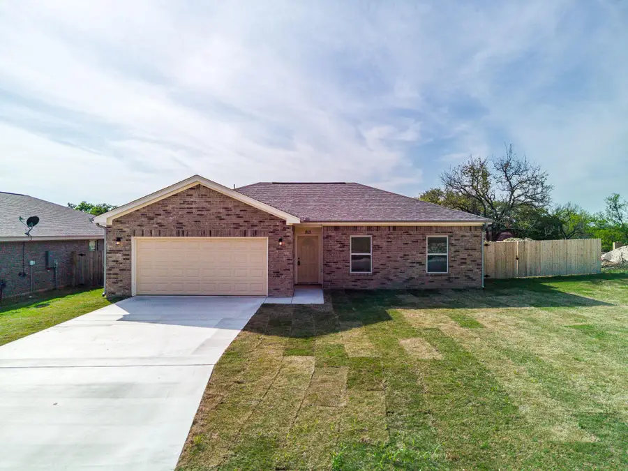 913 Blane Circle Cir, Lampasas, TX 76550 - Image #2