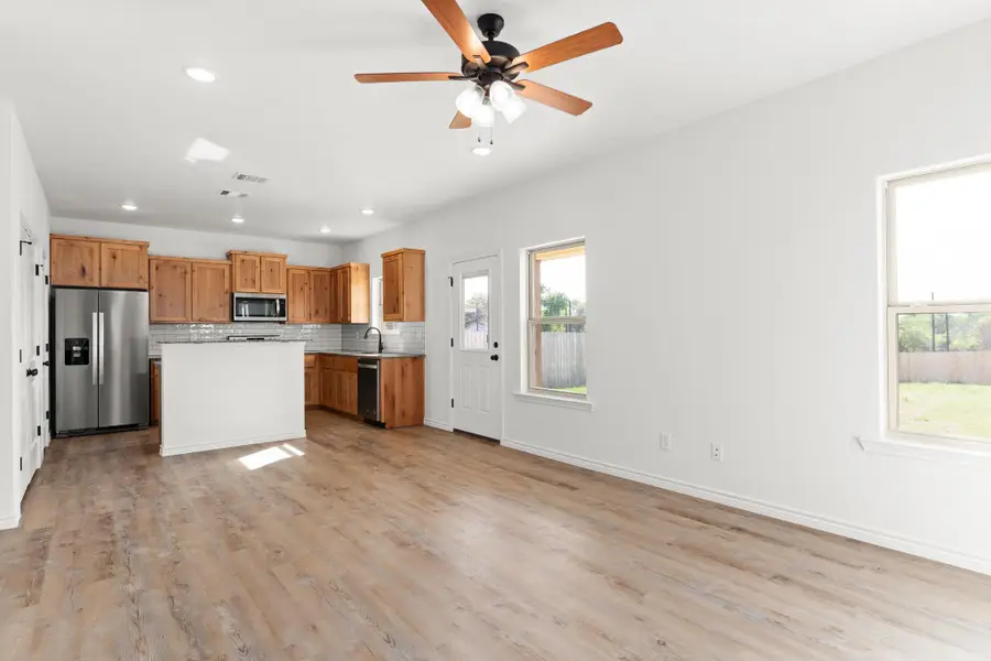 913 Blane Circle Cir, Lampasas, TX 76550 - Image #3