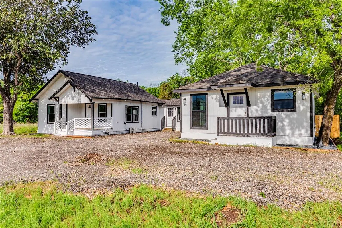 112 Gazley St, Smithville, TX 78957 - #1