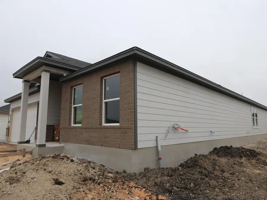 9221 Furman Dr, Austin, TX 78747 - Image #2