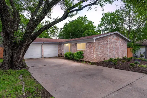 9807 Dallum Dr, Austin, TX 78753