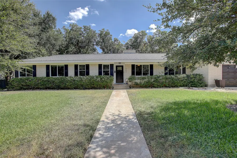 1902 E 18th St, Georgetown, TX 78626 - #2