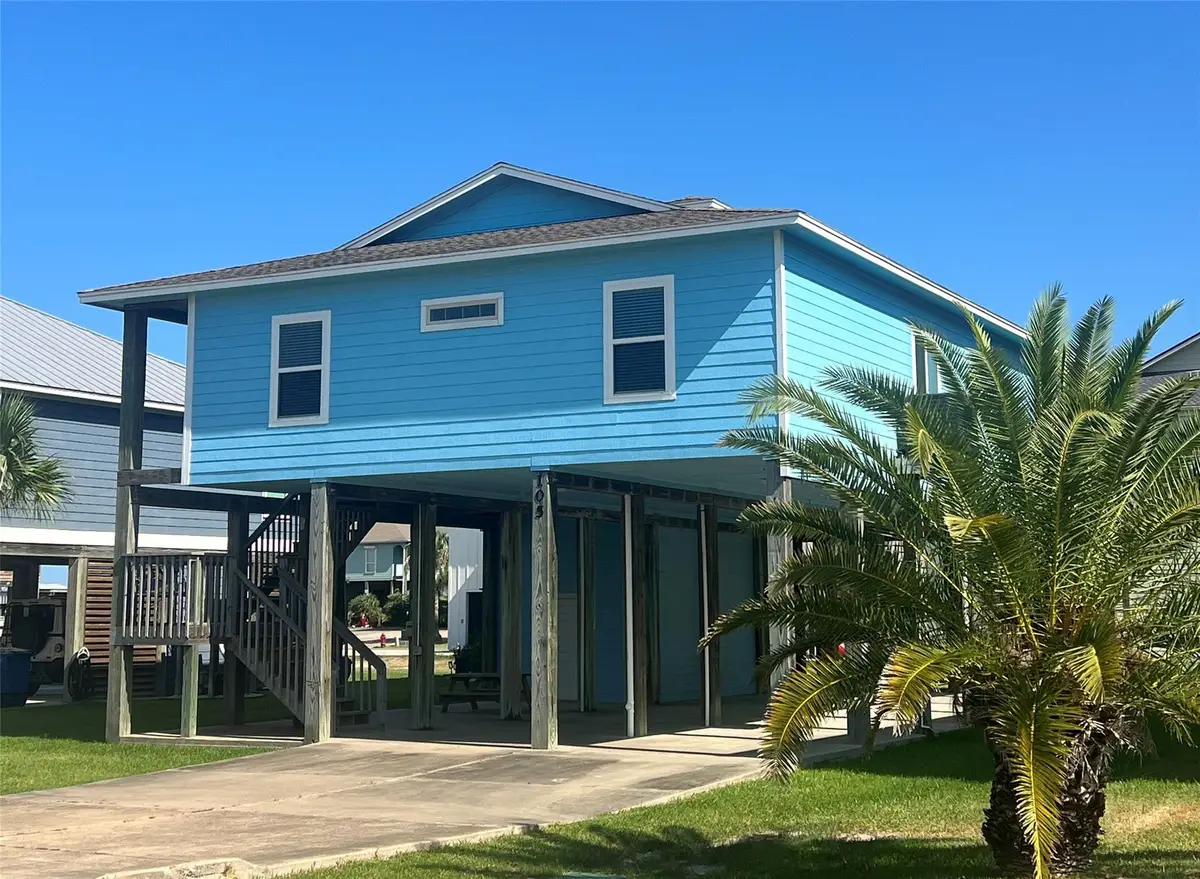 105 Pelican St, Port Oconnor, TX 77982 - #1